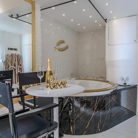 La Palme D'or Jacuzzi דירה קאן