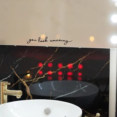 La Palme D'or Jacuzzi דירה *